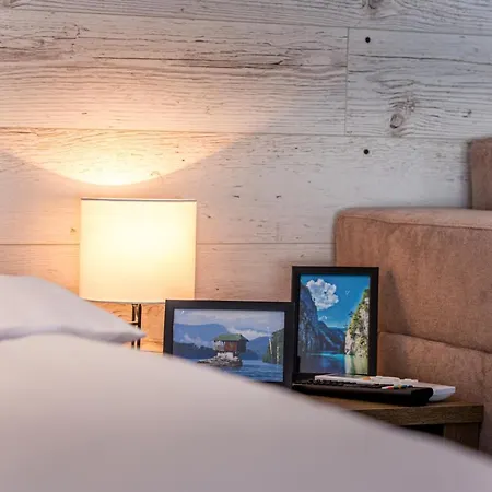 Splav-apartman Grizzly *