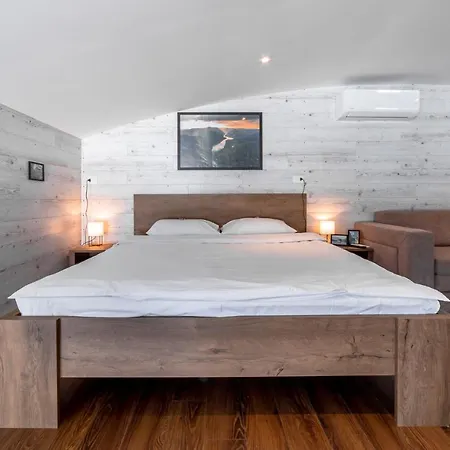 Splav-apartman Grizzly شقة *