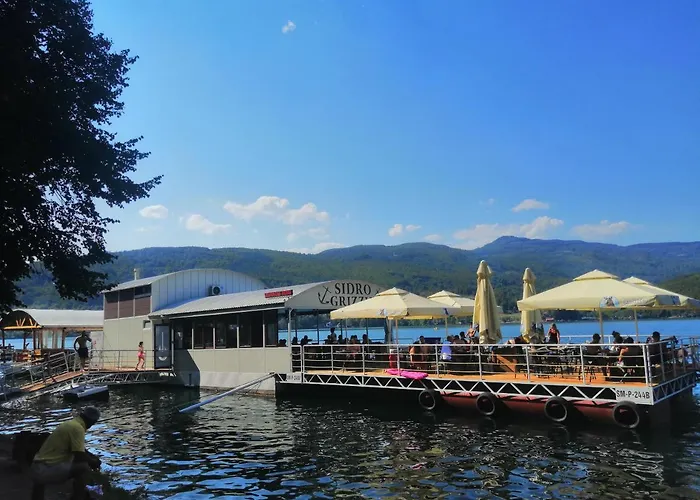 Splav-apartman Grizzly Daire